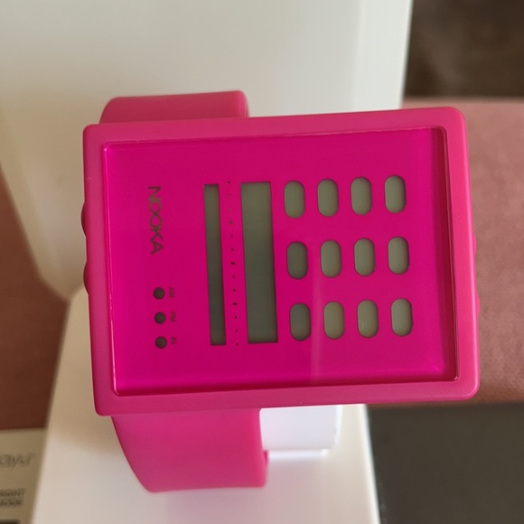 Nooka Zub Zayu Magenta watch unisex - Picture 2 of 8